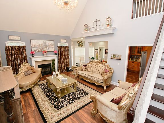 5th image of 112 Brookwood Dr
