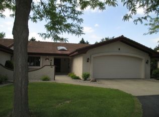 8 Fiesta Ct APT C, Appleton, WI 54911