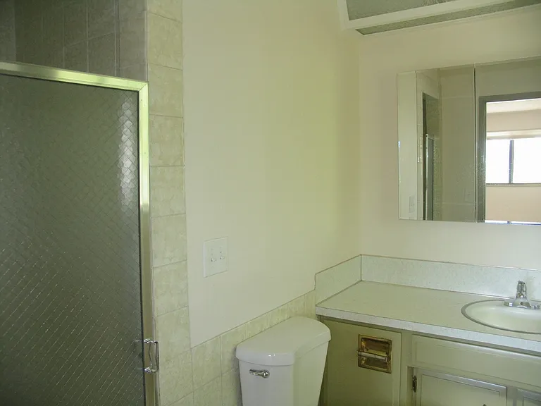 1154 NE Birchaire Ln — Photo 9