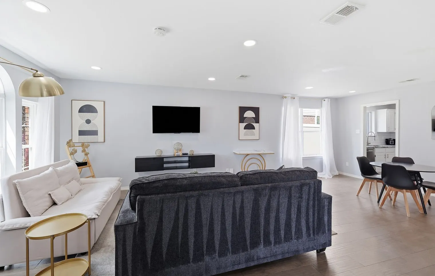 3 bed, 2.0 bath, $4,204 — Photo 4