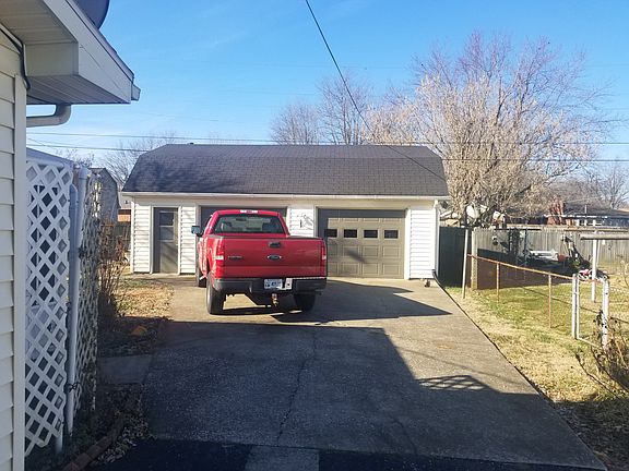 2 Car Detached Garage 