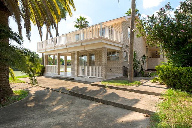 1st image of 817 E Kika De La Garza Blvd