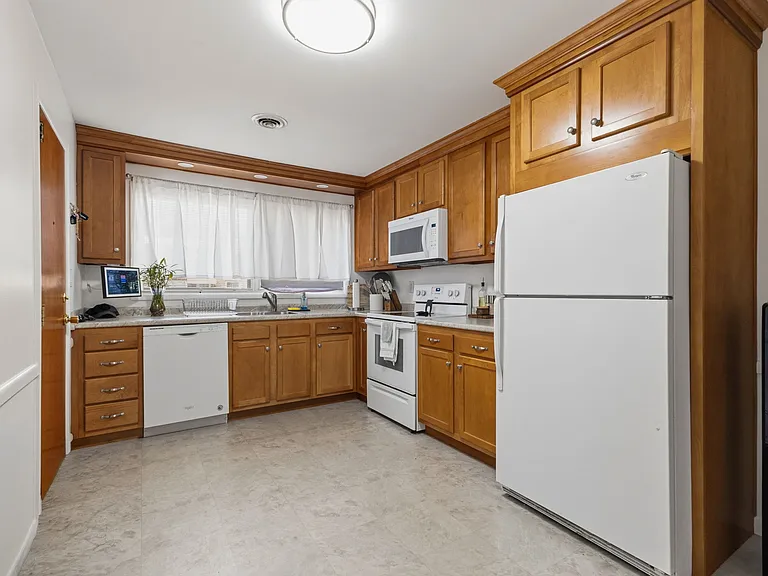 48 John David Ln #2 — Photo 7