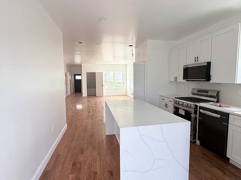 41 Sampson St #1 — Photo 7
