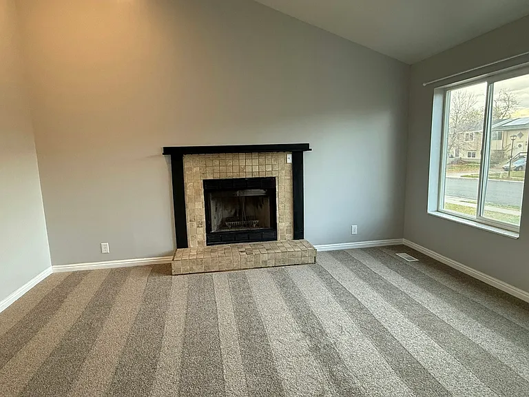 3556 S 8150 W — Photo 2