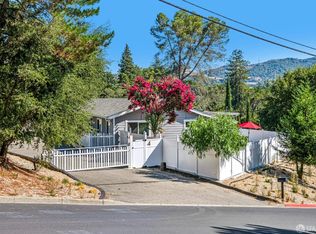 4 Bates Blvd, Orinda, CA 94563