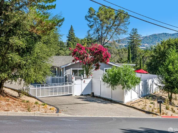 4 Bates Blvd, Orinda, CA 94563