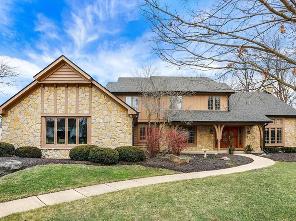 105 S Maxwell Ct, Zionsville, IN 46077