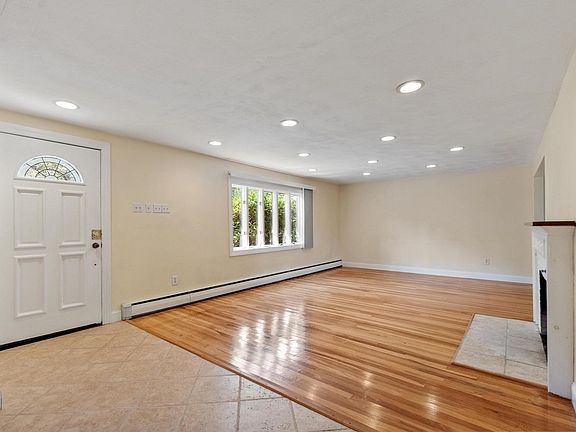 4th image of 145 Baldwin Ave