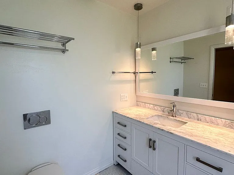 1531 W Laurel Ave — Photo 28