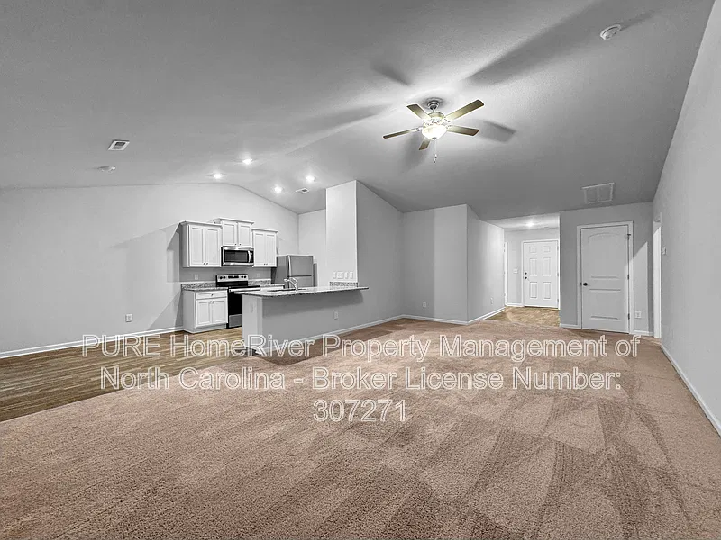 3 bed, 2.0 bath, 1526 sqft, $1,795 — Photo 4
