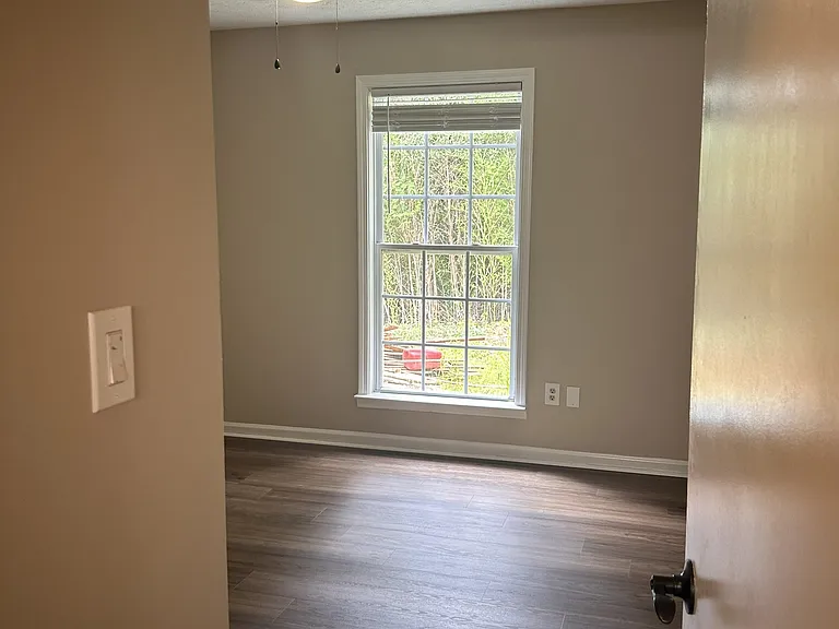550 Creekwood Xing — Photo 27