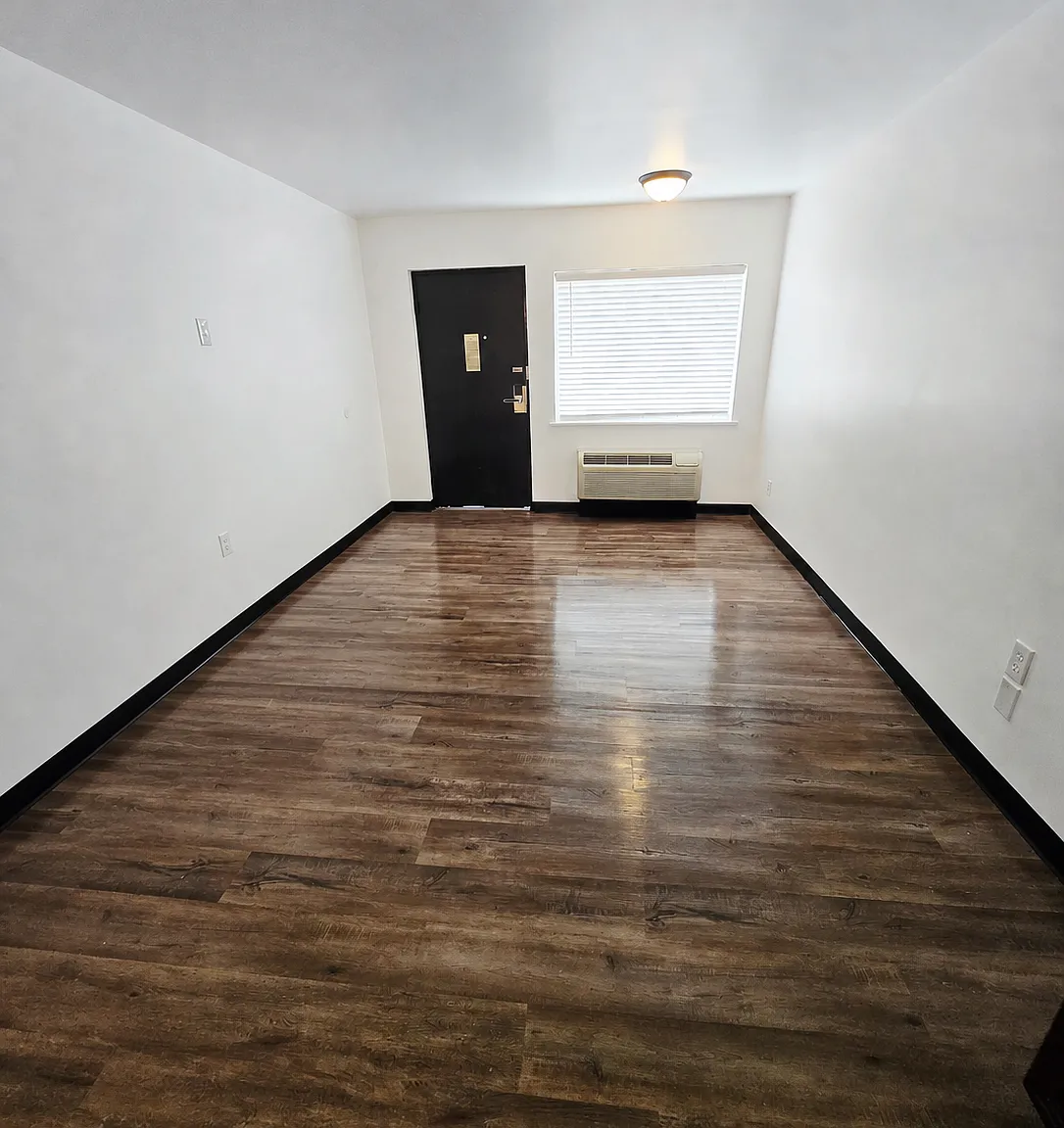 Cumberland Condos - 104 — Photo 1