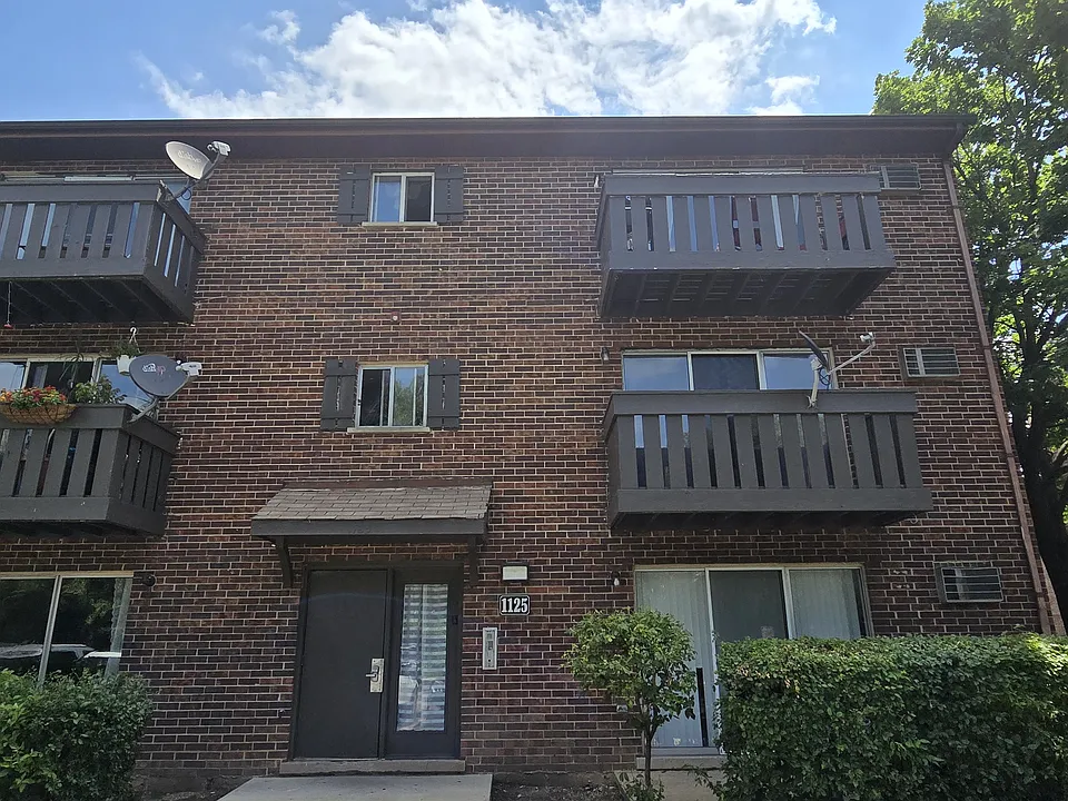 121 Oliver Ct #3