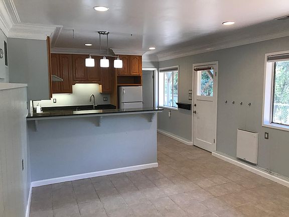 4th image of 10263 Byrne Ave