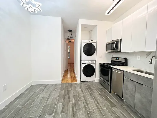 Rented by Pear NYC LLC | media 12