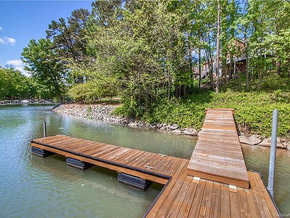 4th image of 135 Holt Ln #35