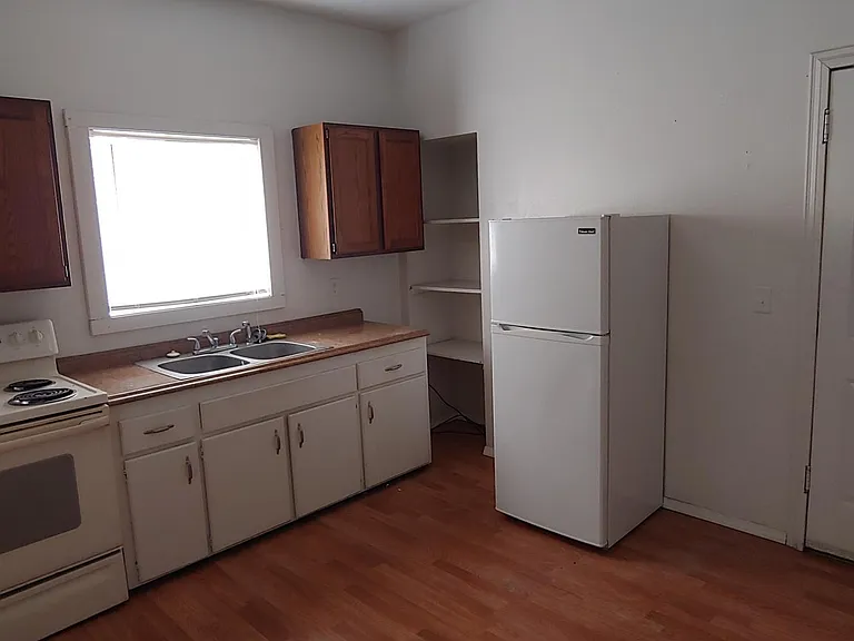 412 N Main St #D — Photo 1