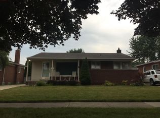 2260 Medford St, Trenton, MI 48183