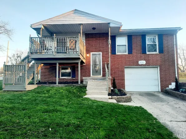 8501 W Grandview Dr, Yorktown, IN 47396