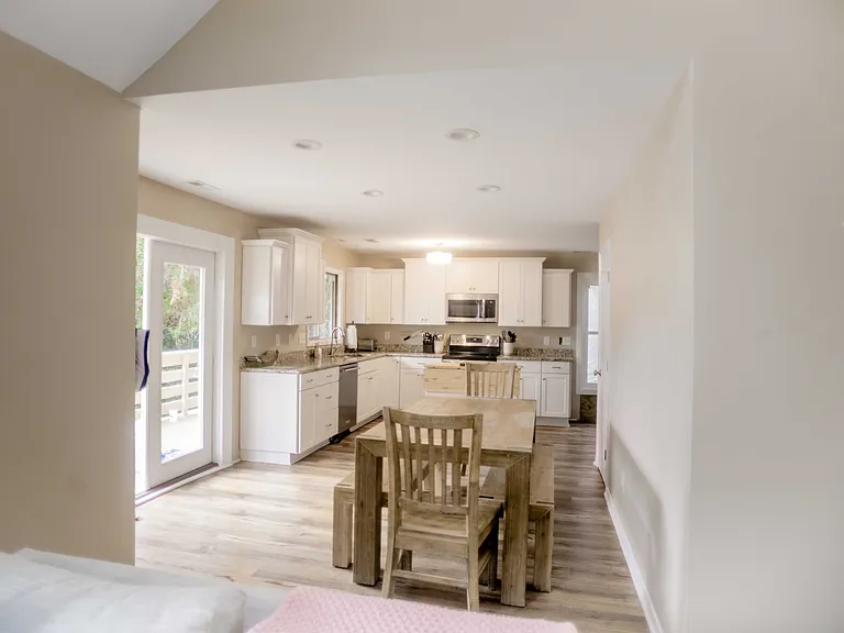 1210 Emerald Dr — Photo 21