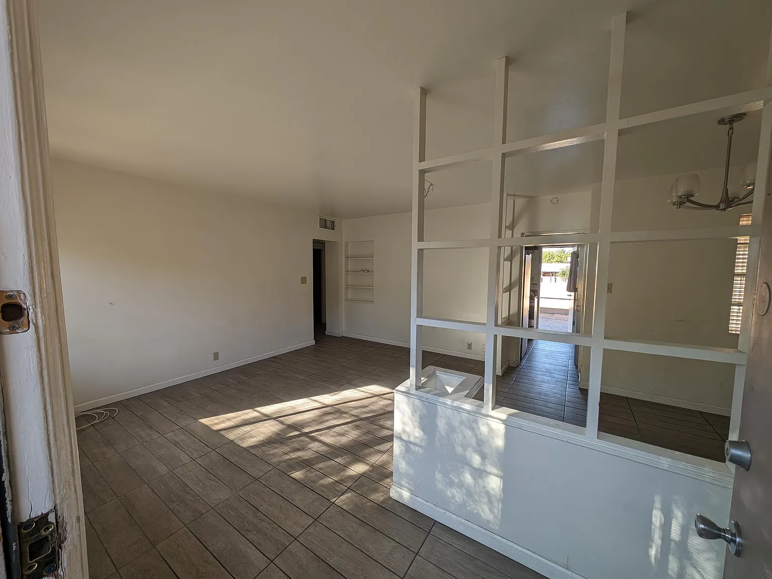 2 bed, 1000 sqft, $1,250 — Photo 2