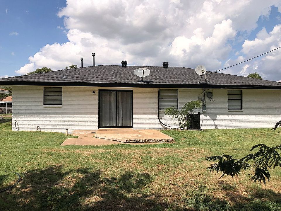 2nd image of 2820 SW 77th St