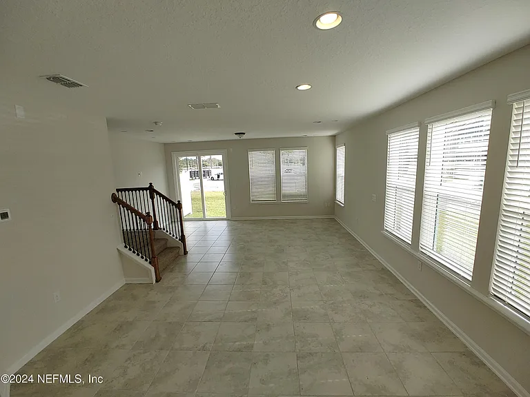 11253 Minnetta Ct — Photo 12