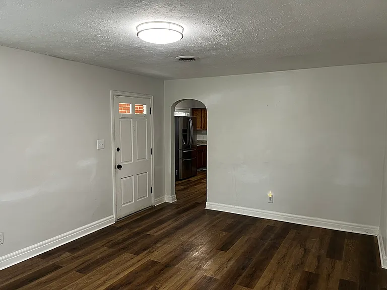 1030 McClain Dr — Photo 8