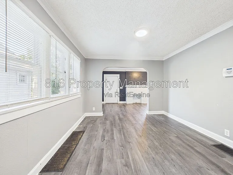 6808 S Benton Ave — Photo 8