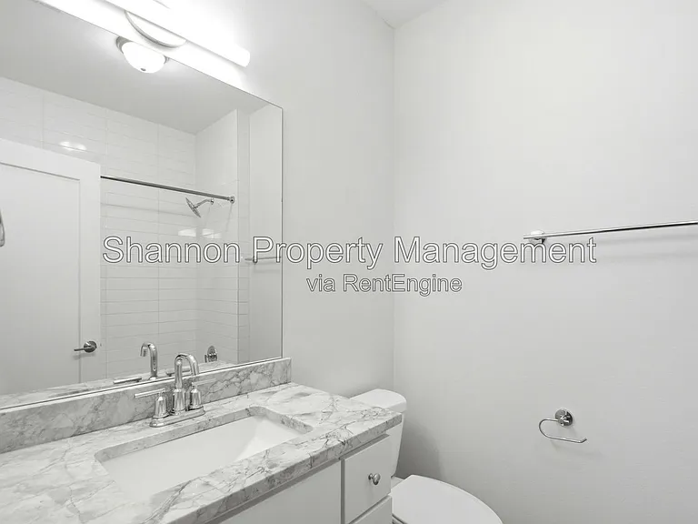 849 Fisher St #D — Photo 7