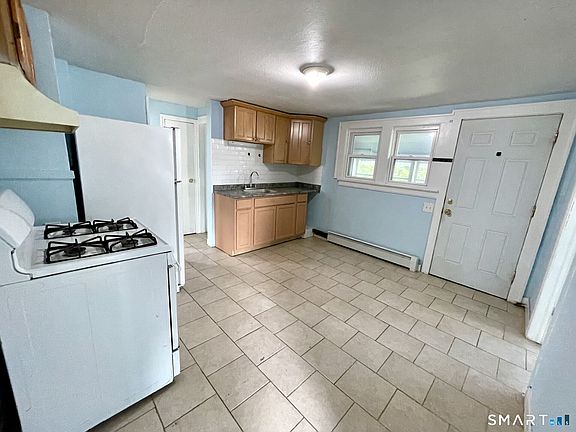 2nd image of 114 Tulip St