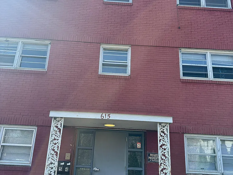 615 W Prairie Ave #6 — Photo 9