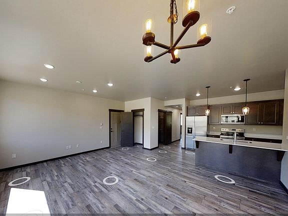 5th image of 1421 Hilltop Pkwy #302