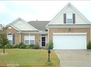 23 Kelsey Glen Ln, Simpsonville, SC 29681