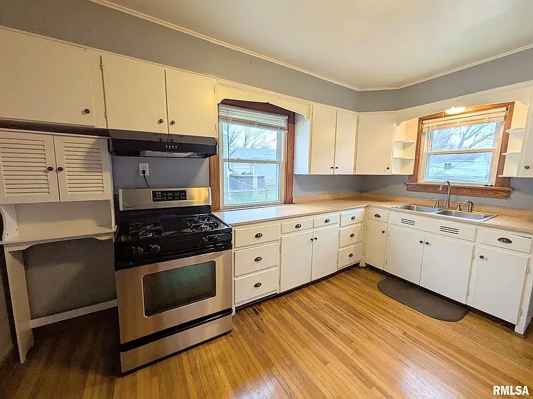 304 Redbud Dr — Photo 17