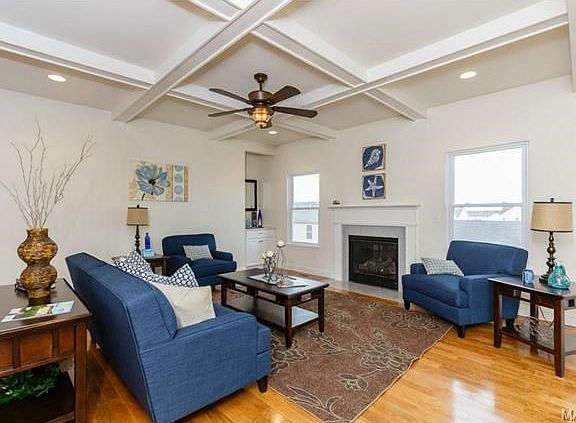 Awesome GRID CEILING adds dimension and appeal to 9' ceilings. D