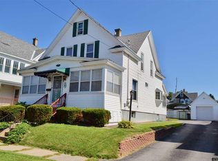 11 Hawk St, Amsterdam, NY 12010