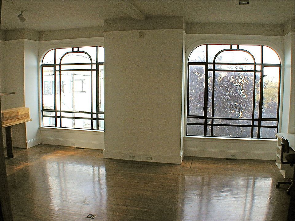 1st image of 2027 Oakdale Ave