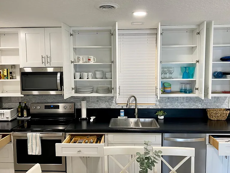 350 Taylor Ave #B22 — Photo 10