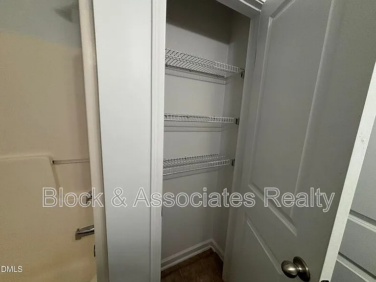 101 Red Bird Dr — Photo 30