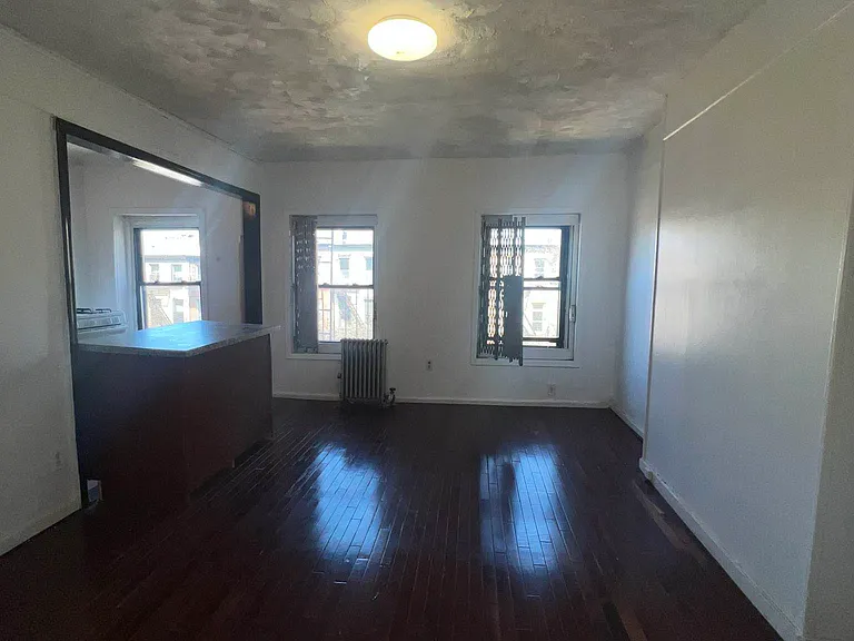 73 Hart St #3 — Photo 5