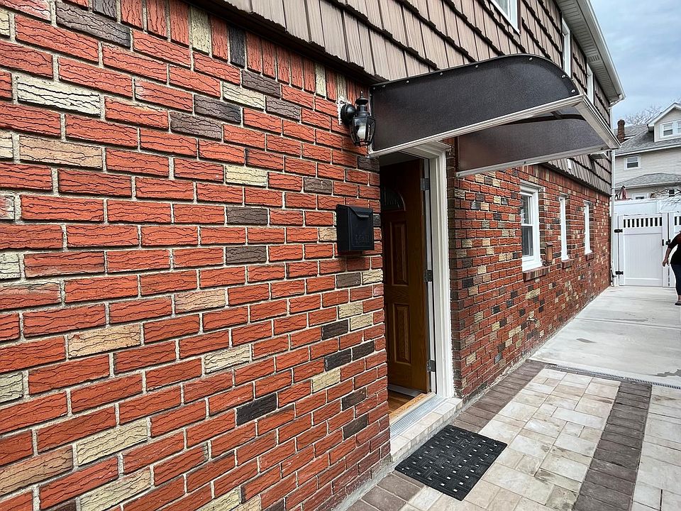 1st image of 165 Locust Ave Floor 1