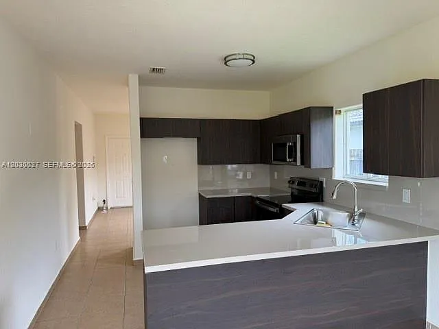 706 SE 14th Ave — Photo 10
