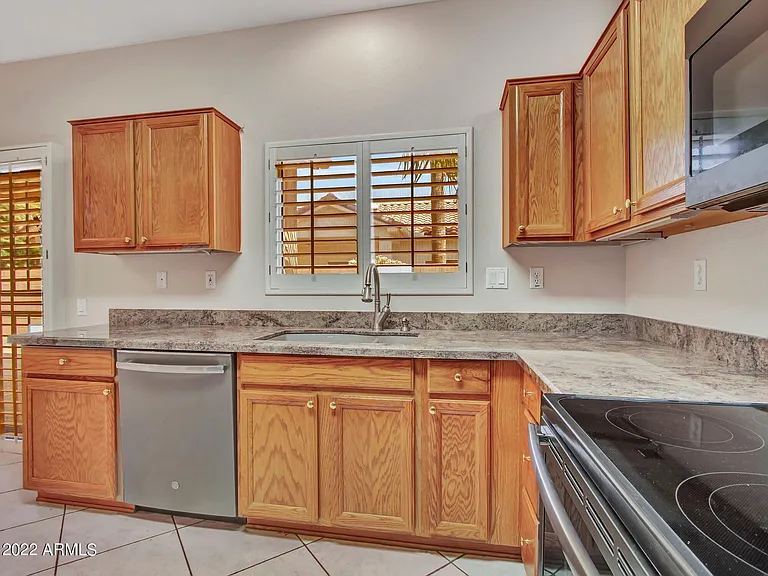 15438 W Domingo Ln — Photo 14