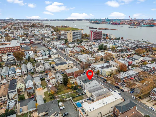 596 Avenue A image 17 of 18