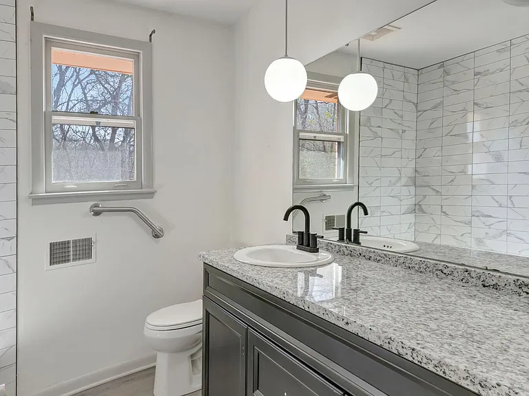 6469 Fleetwood Dr — Photo 22