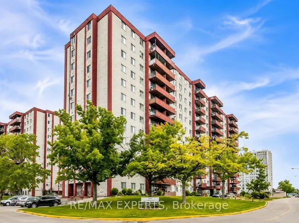 50 Lotherton Ptwy #410, Toronto, ON M6B 2G7