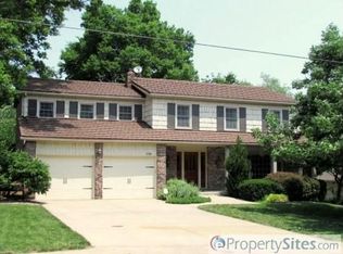 5300 W 87th St, Prairie Village, KS 66207