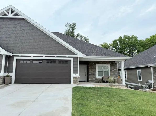 6707 Bellflower Pointe Dr, Deforest, WI 53532